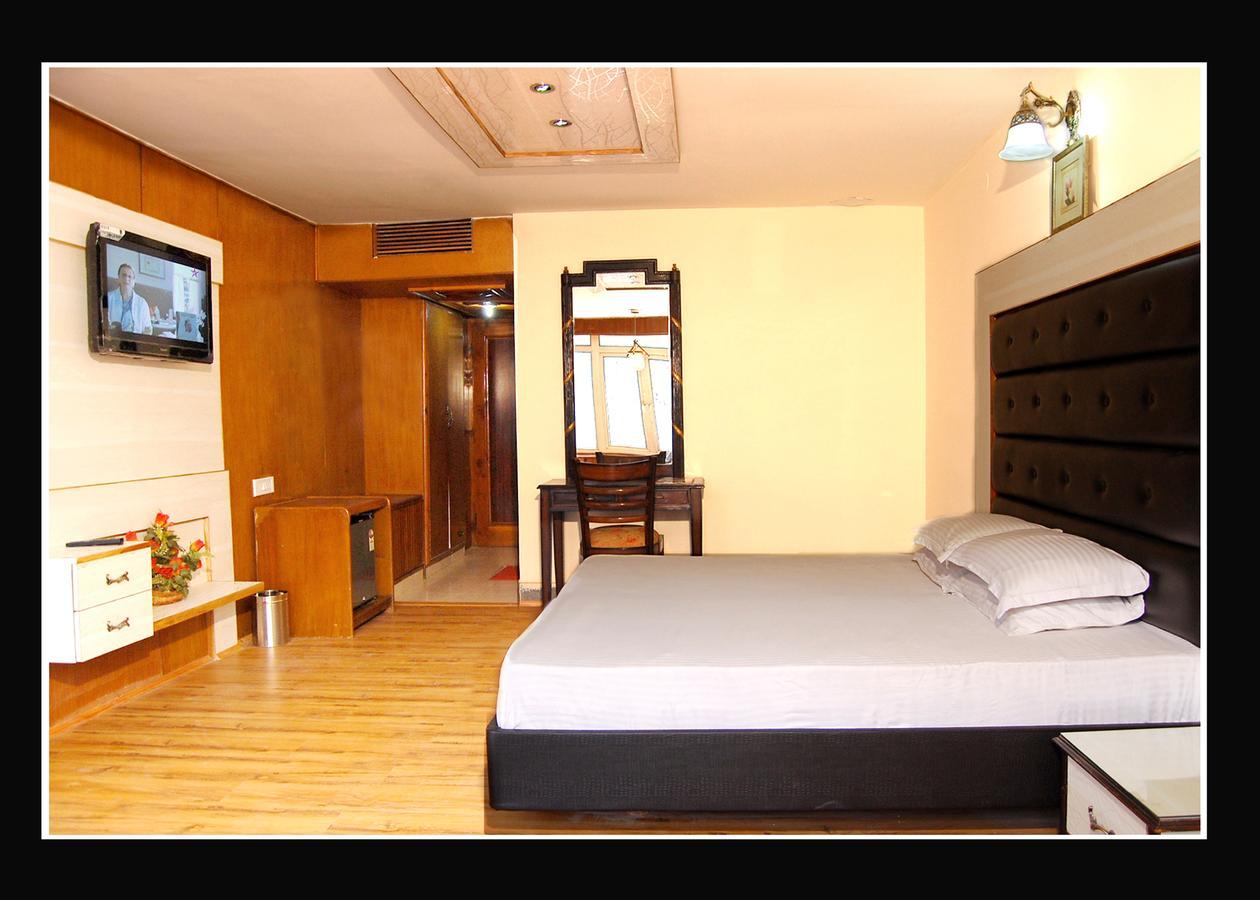 Hotel Out Town Manāli Εξωτερικό φωτογραφία